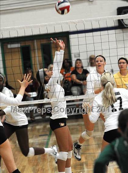 Thumbnail 1 in Thousand Oaks vs. Woodrow Wilson (Durango Fall Classic) photogallery.