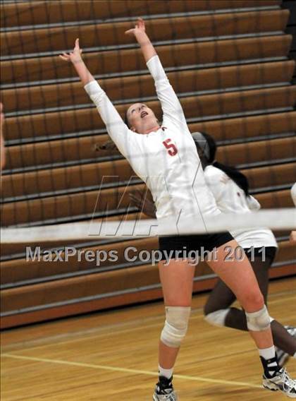 Thumbnail 2 in Thousand Oaks vs. Woodrow Wilson (Durango Fall Classic) photogallery.