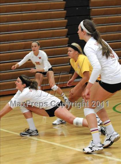 Thumbnail 3 in Thousand Oaks vs. Woodrow Wilson (Durango Fall Classic) photogallery.
