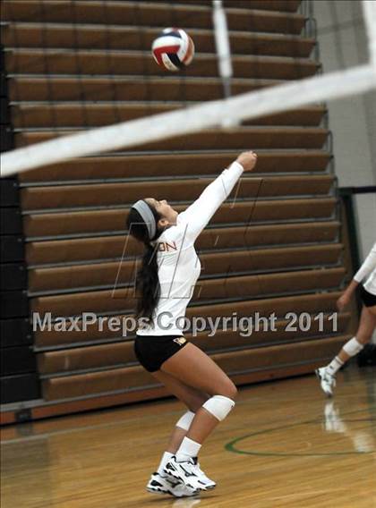 Thumbnail 1 in Thousand Oaks vs. Woodrow Wilson (Durango Fall Classic) photogallery.