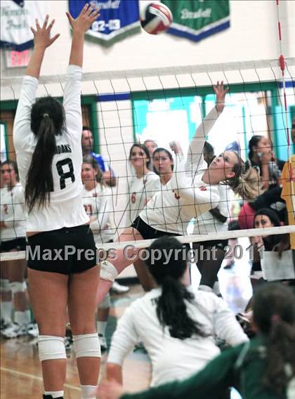Thumbnail 3 in Thousand Oaks vs. Woodrow Wilson (Durango Fall Classic) photogallery.