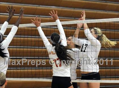 Thumbnail 1 in Thousand Oaks vs. Woodrow Wilson (Durango Fall Classic) photogallery.