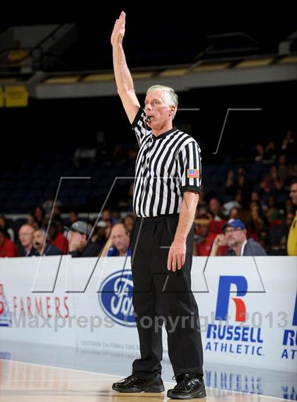 Thumbnail 2 in Santiago vs. Etiwanda (CIF SS D1AA Final) photogallery.