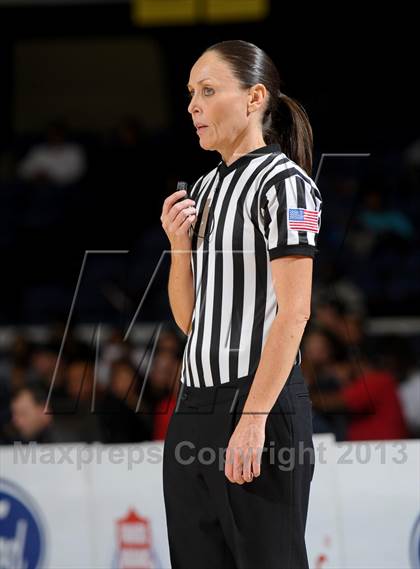 Thumbnail 2 in Santiago vs. Etiwanda (CIF SS D1AA Final) photogallery.
