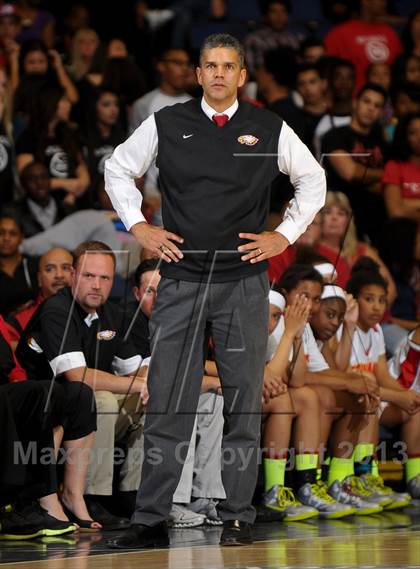 Thumbnail 1 in Santiago vs. Etiwanda (CIF SS D1AA Final) photogallery.