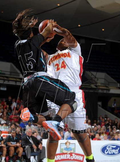 Thumbnail 1 in Santiago vs. Etiwanda (CIF SS D1AA Final) photogallery.