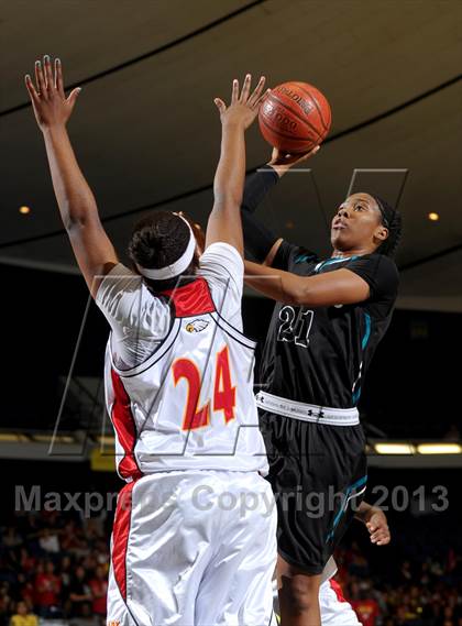 Thumbnail 2 in Santiago vs. Etiwanda (CIF SS D1AA Final) photogallery.