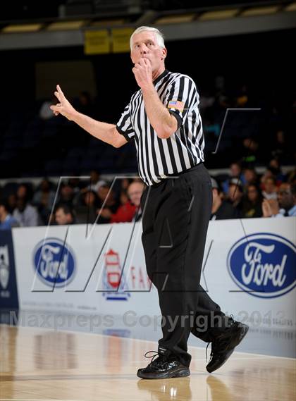 Thumbnail 3 in Santiago vs. Etiwanda (CIF SS D1AA Final) photogallery.
