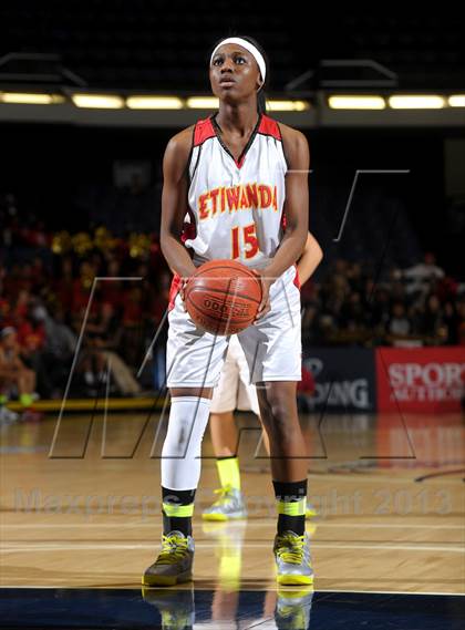 Thumbnail 3 in Santiago vs. Etiwanda (CIF SS D1AA Final) photogallery.