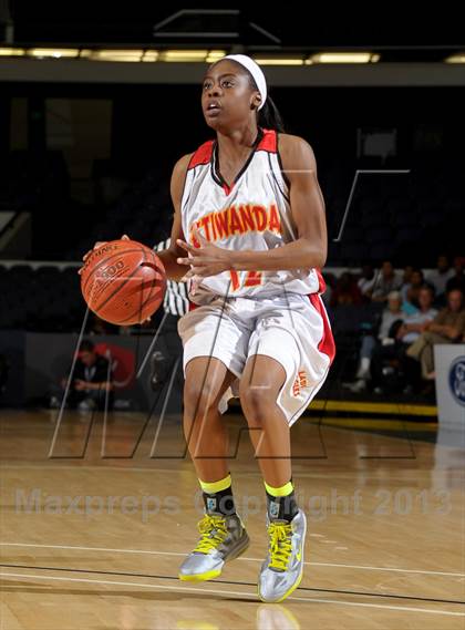 Thumbnail 2 in Santiago vs. Etiwanda (CIF SS D1AA Final) photogallery.