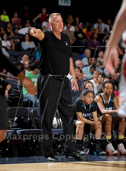 Thumbnail 2 in Santiago vs. Etiwanda (CIF SS D1AA Final) photogallery.