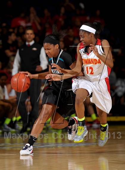 Thumbnail 1 in Santiago vs. Etiwanda (CIF SS D1AA Final) photogallery.