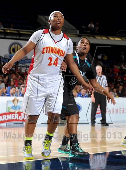 Thumbnail 3 in Santiago vs. Etiwanda (CIF SS D1AA Final) photogallery.