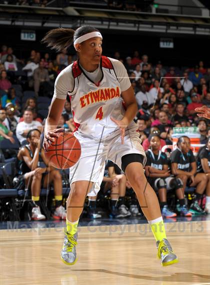 Thumbnail 2 in Santiago vs. Etiwanda (CIF SS D1AA Final) photogallery.