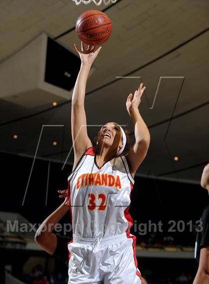 Thumbnail 3 in Santiago vs. Etiwanda (CIF SS D1AA Final) photogallery.