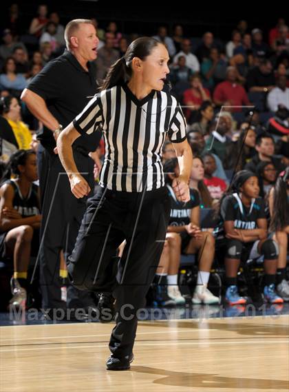 Thumbnail 3 in Santiago vs. Etiwanda (CIF SS D1AA Final) photogallery.