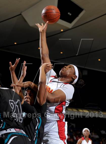 Thumbnail 3 in Santiago vs. Etiwanda (CIF SS D1AA Final) photogallery.