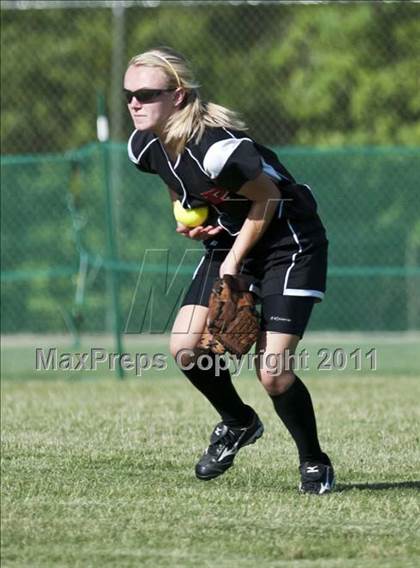 Thumbnail 3 in Central Davidson vs. Pisgah (NCHSAA 2A Semifinal) photogallery.