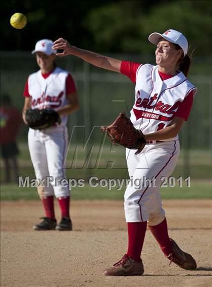 Thumbnail 2 in Central Davidson vs. Pisgah (NCHSAA 2A Semifinal) photogallery.