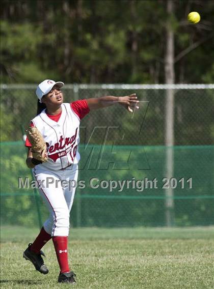 Thumbnail 2 in Central Davidson vs. Pisgah (NCHSAA 2A Semifinal) photogallery.