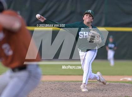 Thumbnail 2 in Shenendehowa vs. Bethlehem Central photogallery.