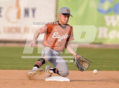Thumbnail 3 in Shenendehowa vs. Bethlehem Central photogallery.