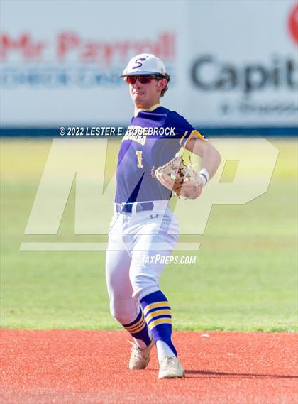 Thumbnail 3 in Kenedy vs. Shiner (UIL 2A Regional Semifinals) photogallery.