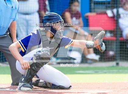 Thumbnail 1 in Kenedy vs. Shiner (UIL 2A Regional Semifinals) photogallery.