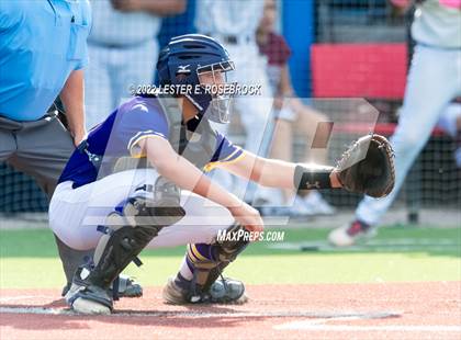 Thumbnail 2 in Kenedy vs. Shiner (UIL 2A Regional Semifinals) photogallery.