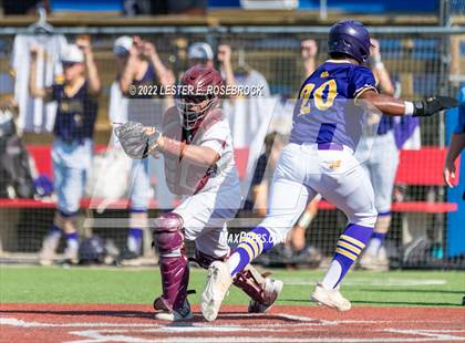 Thumbnail 2 in Kenedy vs. Shiner (UIL 2A Regional Semifinals) photogallery.