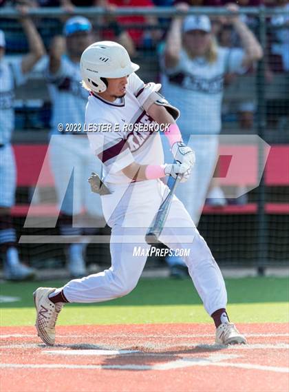 Thumbnail 2 in Kenedy vs. Shiner (UIL 2A Regional Semifinals) photogallery.