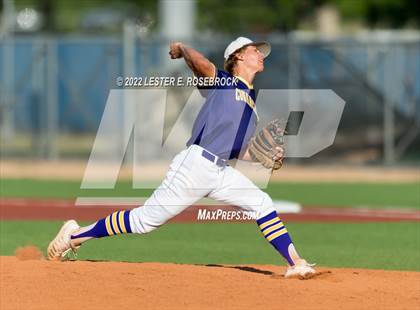 Thumbnail 3 in Kenedy vs. Shiner (UIL 2A Regional Semifinals) photogallery.
