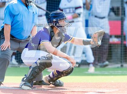 Thumbnail 3 in Kenedy vs. Shiner (UIL 2A Regional Semifinals) photogallery.