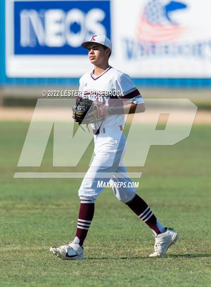 Thumbnail 3 in Kenedy vs. Shiner (UIL 2A Regional Semifinals) photogallery.