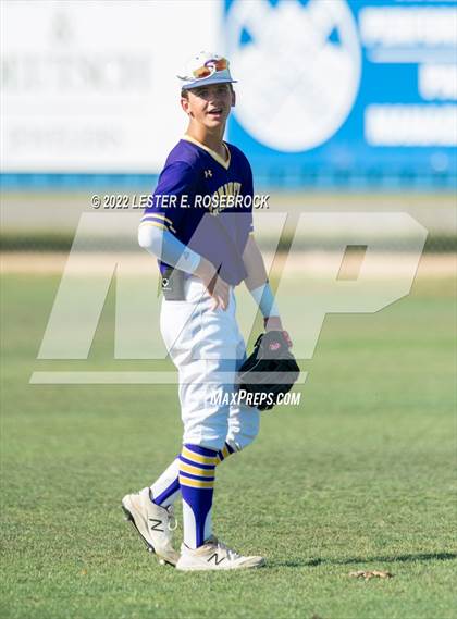 Thumbnail 3 in Kenedy vs. Shiner (UIL 2A Regional Semifinals) photogallery.