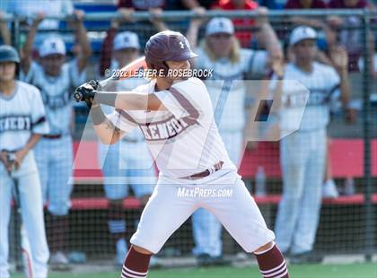 Thumbnail 3 in Kenedy vs. Shiner (UIL 2A Regional Semifinals) photogallery.