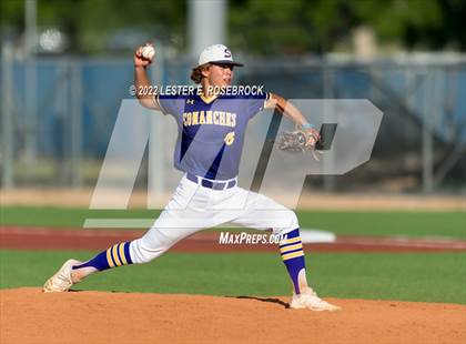 Thumbnail 2 in Kenedy vs. Shiner (UIL 2A Regional Semifinals) photogallery.
