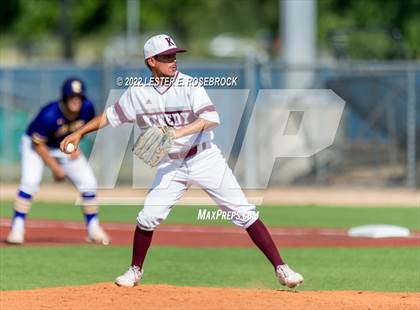 Thumbnail 3 in Kenedy vs. Shiner (UIL 2A Regional Semifinals) photogallery.