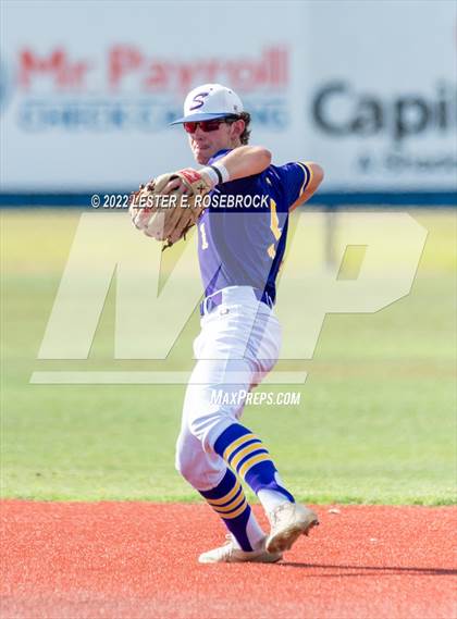 Thumbnail 2 in Kenedy vs. Shiner (UIL 2A Regional Semifinals) photogallery.