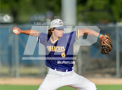 Thumbnail 3 in Kenedy vs. Shiner (UIL 2A Regional Semifinals) photogallery.