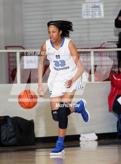 Thumbnail 2 in Duncanville vs. Clear Springs (McDonald's Texas Invitational) photogallery.