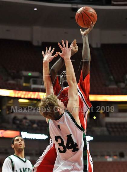 Thumbnail 3 in Leuzinger vs. Thousand Oaks (CIF SS D2AA Final) photogallery.