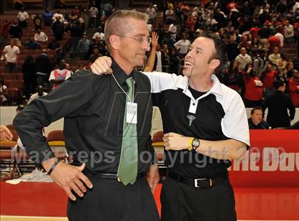 Thumbnail 3 in Leuzinger vs. Thousand Oaks (CIF SS D2AA Final) photogallery.
