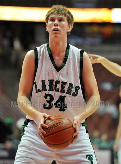 Thumbnail 2 in Leuzinger vs. Thousand Oaks (CIF SS D2AA Final) photogallery.