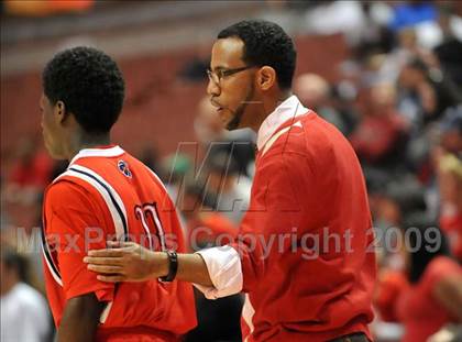 Thumbnail 2 in Leuzinger vs. Thousand Oaks (CIF SS D2AA Final) photogallery.