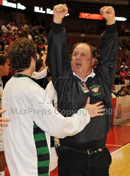 Thumbnail 1 in Leuzinger vs. Thousand Oaks (CIF SS D2AA Final) photogallery.