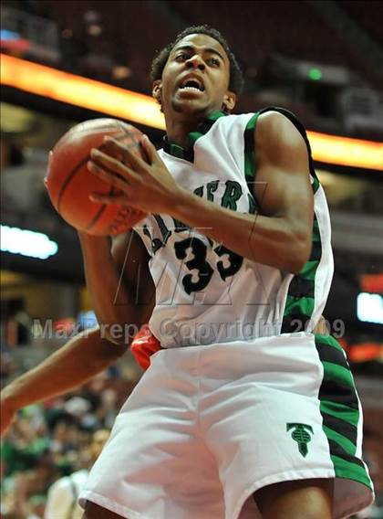 Thumbnail 1 in Leuzinger vs. Thousand Oaks (CIF SS D2AA Final) photogallery.