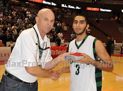 Thumbnail 3 in Leuzinger vs. Thousand Oaks (CIF SS D2AA Final) photogallery.