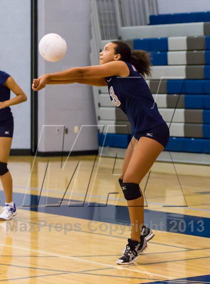Thumbnail 1 in Yorktown vs Washington-Lee Freshman (Jr. Volleyball Brawl II Final) photogallery.