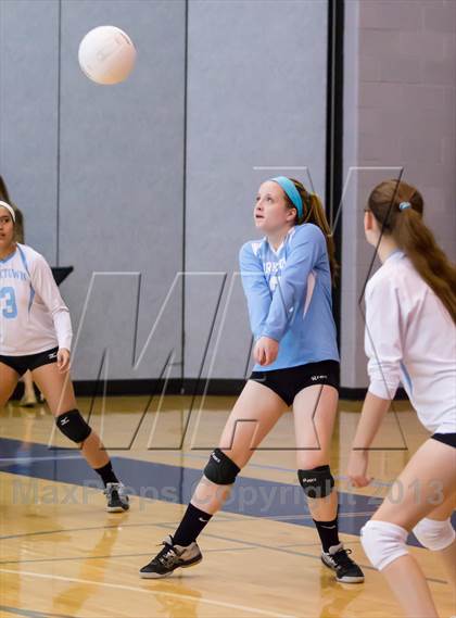Thumbnail 3 in Yorktown vs Washington-Lee Freshman (Jr. Volleyball Brawl II Final) photogallery.